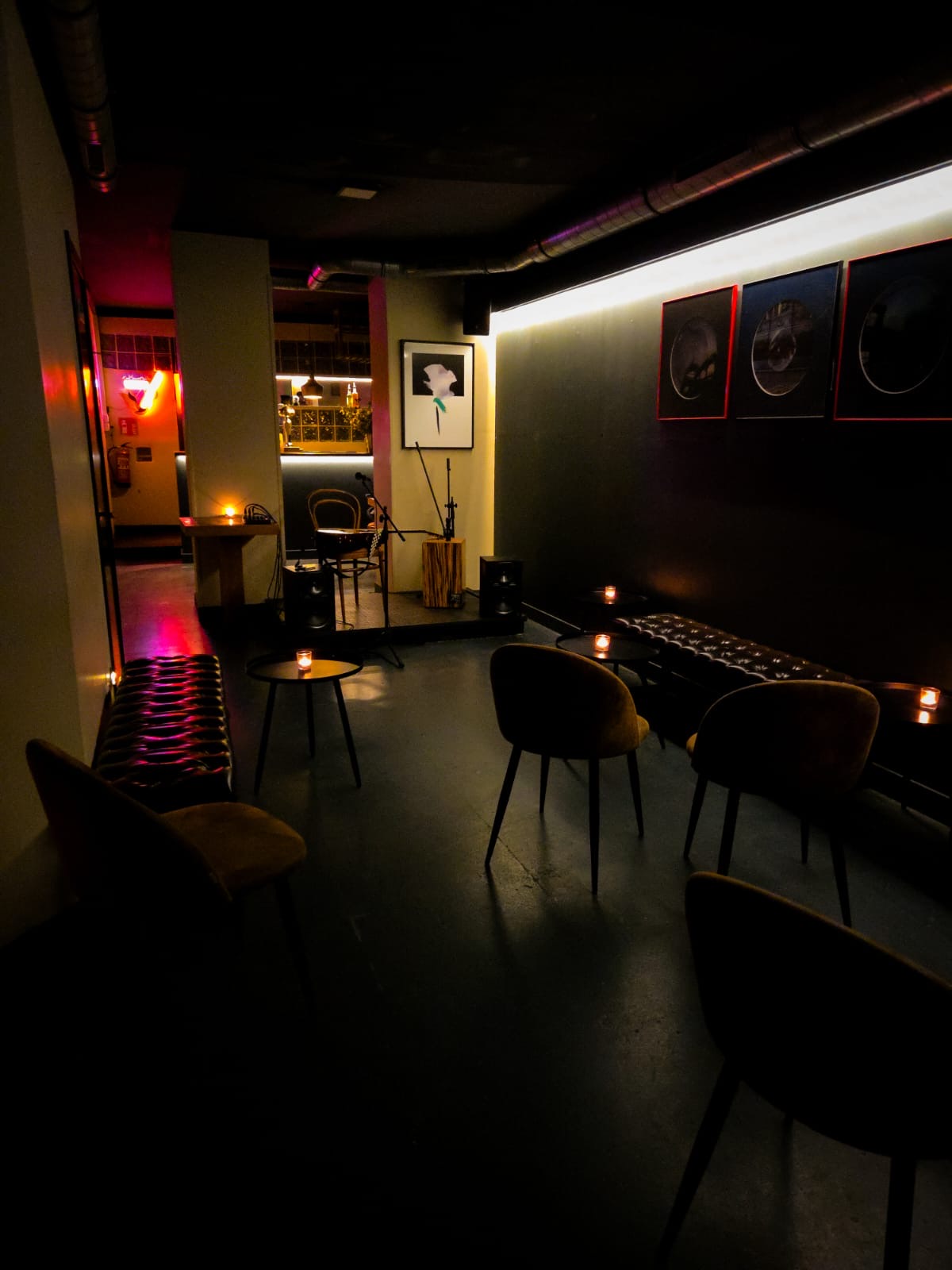 Interior La Puerta Roja